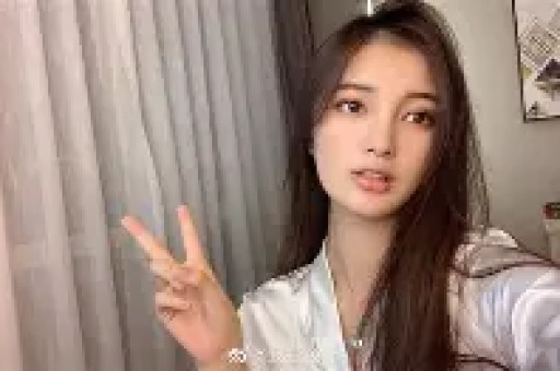 “马”上翻车还是“马”到成功，乳业双雄谁才是贺岁档真顶流？