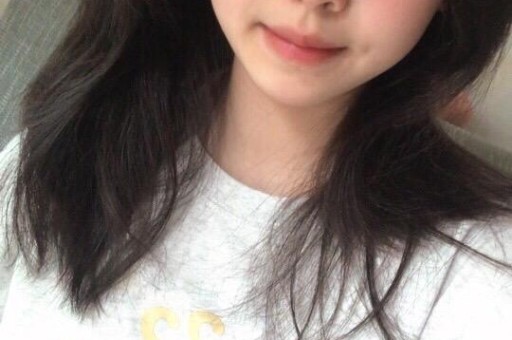 短剧顶流岳雨婷巴黎秀大翻车！同文咏珊李惠利真没法比