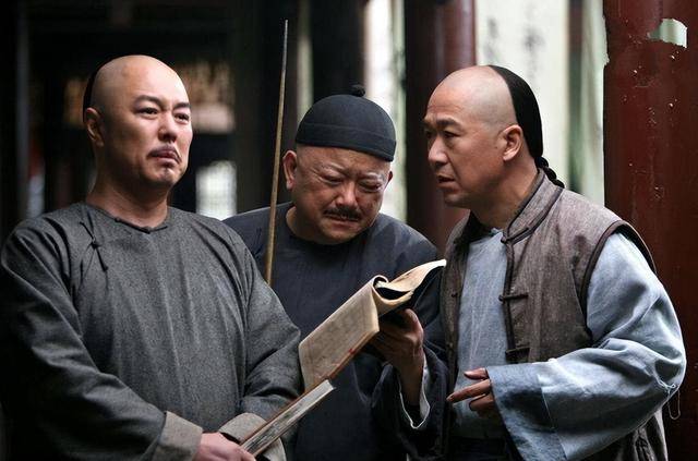 乾隆在路边吃瓜,连连称赞瓜甜,走出百米后突然下令:处死瓜农