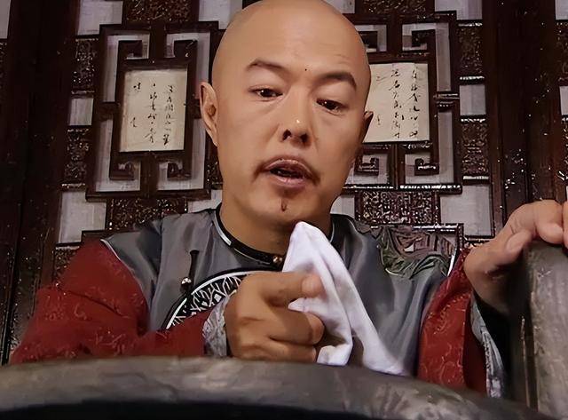 乾隆在路边吃瓜,连连称赞瓜甜,走出百米后突然下令:处死瓜农